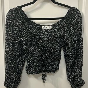 Hollister Women's Black and Navy Blouse